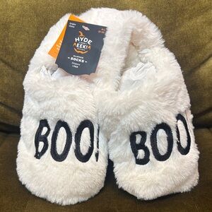 Women’s boo embroidered Halloween faux fur slipper socks with grippers NWT